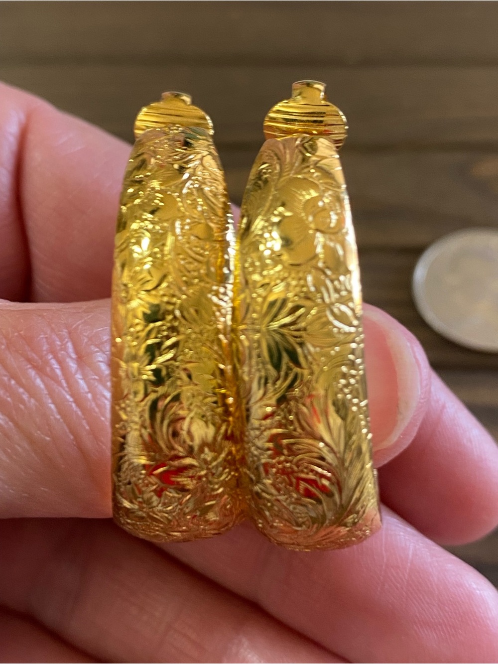 Vintage Gold Tone Floral Etched Clip-On Hoop Earrings Statement Retro Jewelry